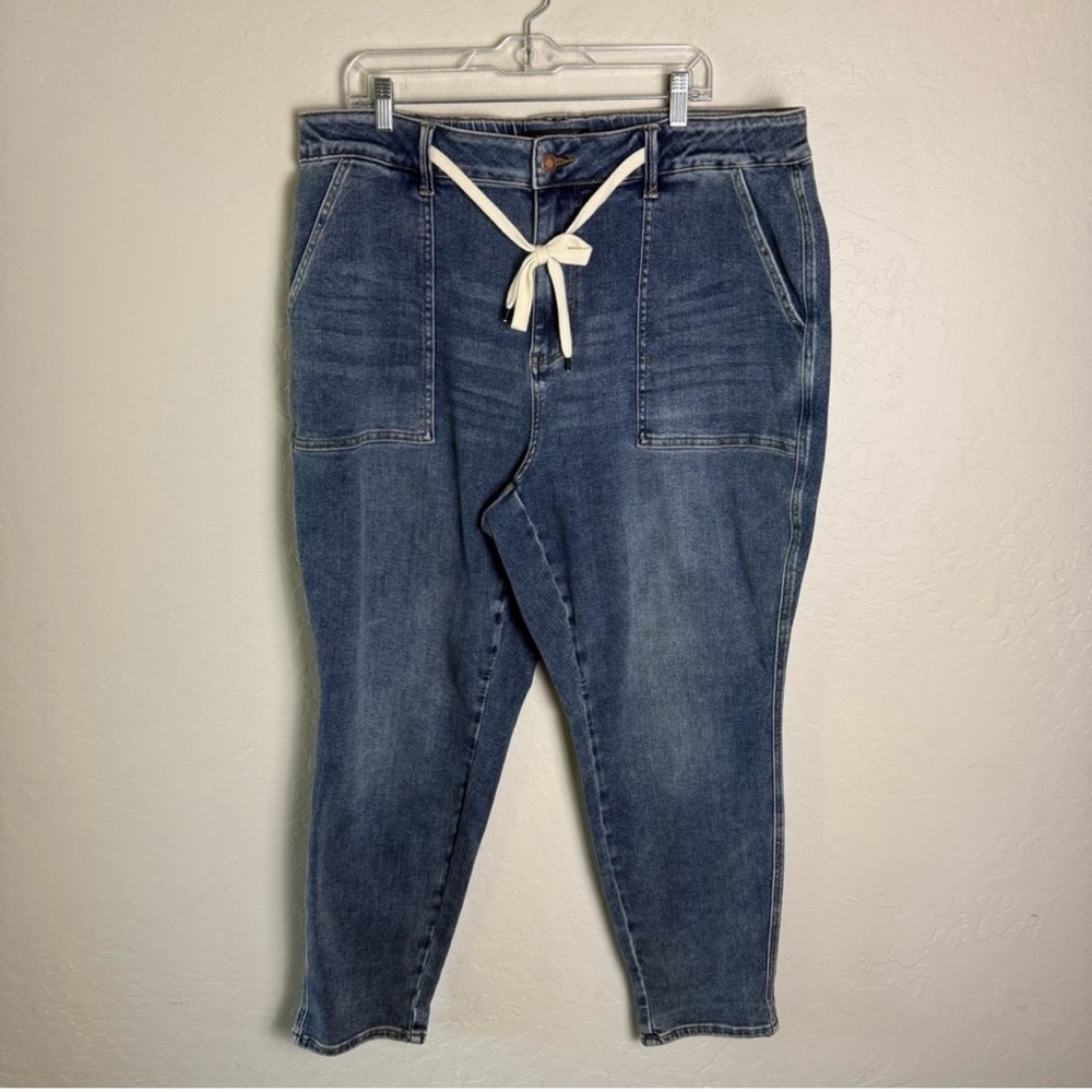 Judy Blue Tie Waist Jogger Jean 20W